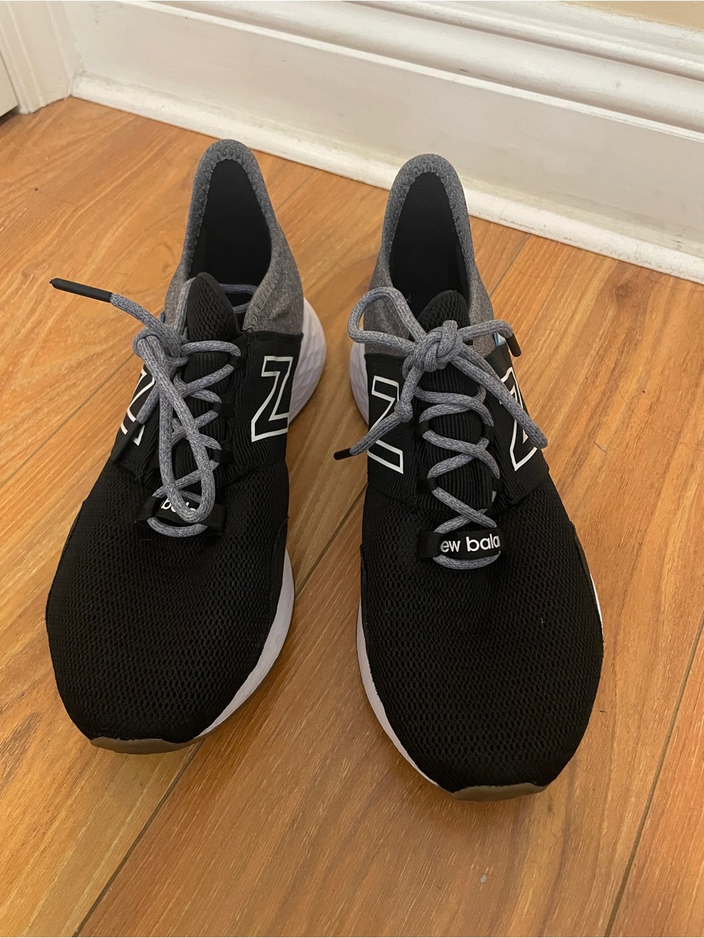 New Balance Women’s Black & Gray Athletic Running Sneakers